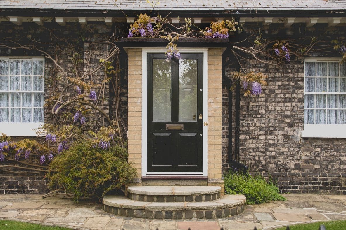 Featured image for “7 Common Mistakes that Affect you from Choosing Your Perfect Door”